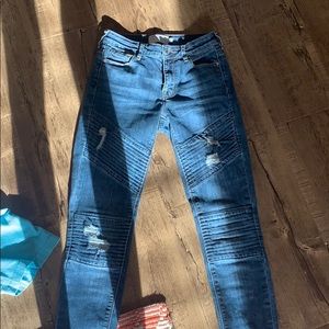 Skinny jeans